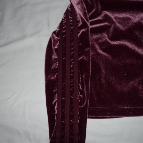 Adidas Cropped Velvet Long Sleeve - Picture 3 of 4